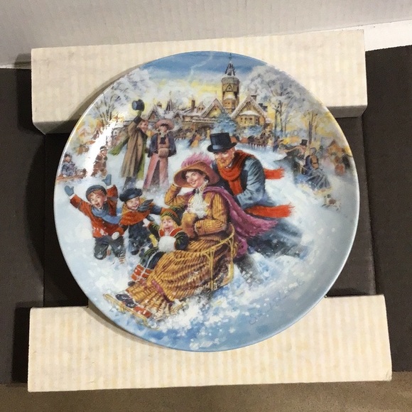 Victorian Christmas Plate Series - Picture 1 of 3